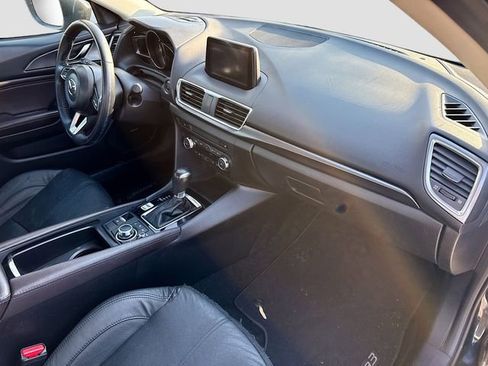 Used 2018 MAZDA MAZDA3 Grand Touring image 30