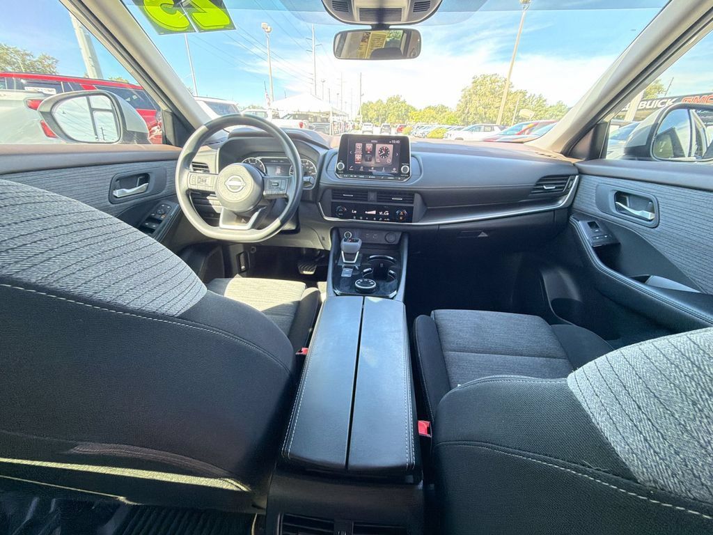Used 2023 Nissan Rogue SV AWD/4WD image 12