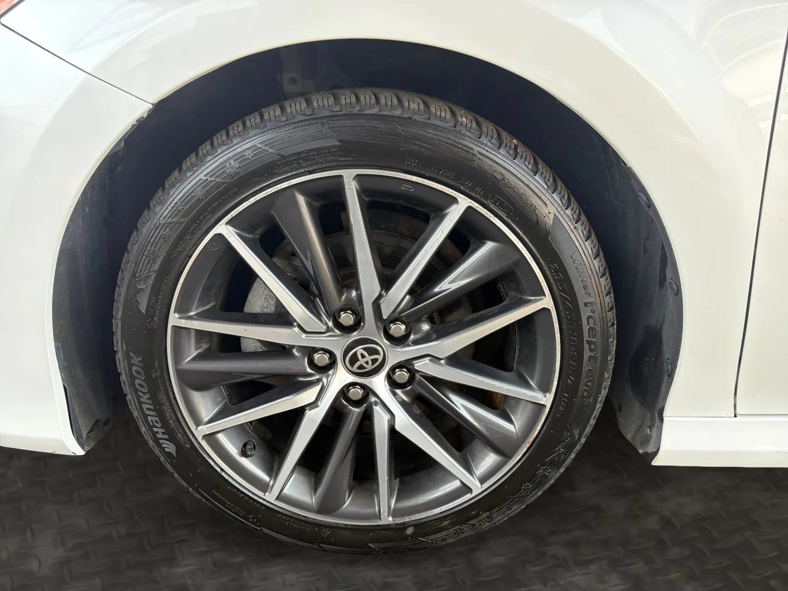 Used 2021 Toyota Camry XLE AWD/4WD image 35