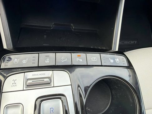 Certified 2024 Hyundai Tucson Limited AWD/4WD image 22
