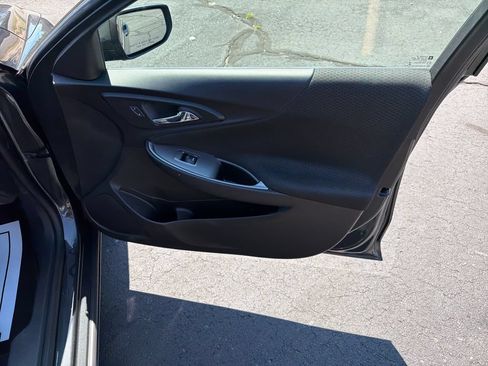 Used 2018 Chevrolet Malibu LT FWD image 38