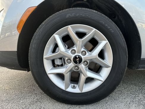 Certified 2025 Kia Soul LX FWD image 18