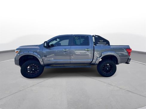 Used 2021 Nissan Titan SV w/ SV Convenience Package image 9