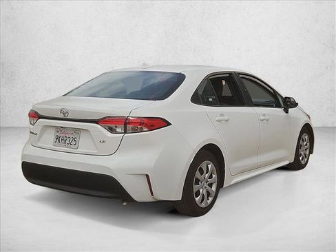 Used 2024 Toyota Corolla LE FWD image 5