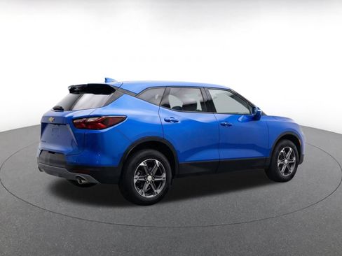 Used 2025 Chevrolet Blazer LT FWD image 9