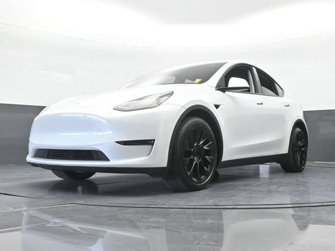 Used 2022 Tesla Model Y Long Range AWD/4WD image 54