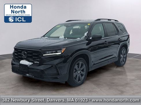 Used 2025 Honda Pilot Sport image 1