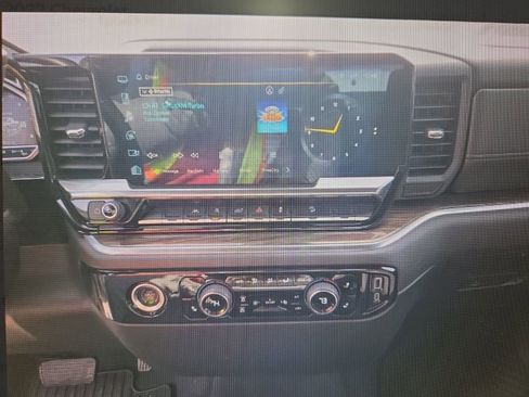 Used 2022 Chevrolet Silverado 1500 RST w/ Z71 Off-Road Package image 8