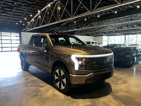 Used 2023 Ford F150 Lightning Platinum AWD/4WD image 8