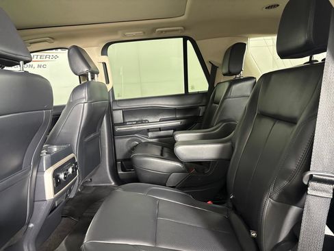 Used 2022 Ford Expedition XLT RWD image 21
