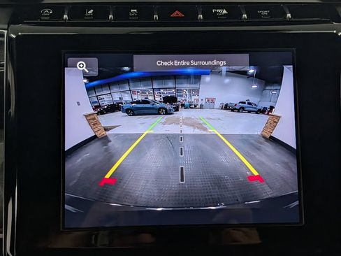 Used 2022 Jeep Grand Cherokee Altitude AWD/4WD image 13