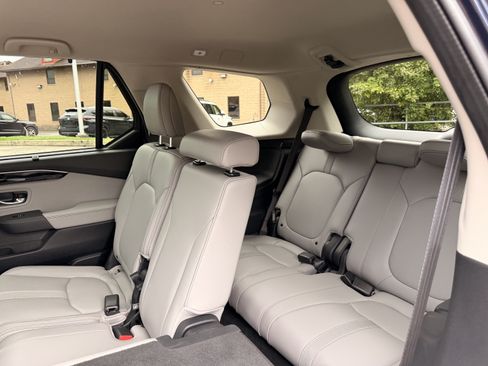 Used 2023 Honda Pilot EX-L image 23