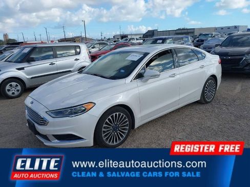 Used 2018 Ford Fusion SE w/ Fusion SE Technology Package image 3