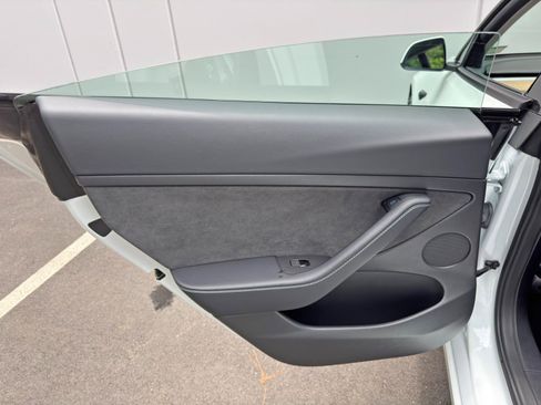 Used 2022 Tesla Model 3 Long Range AWD/4WD image 43
