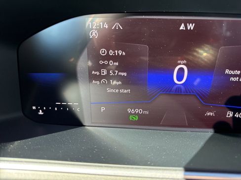 Certified 2025 Volkswagen Taos SE image 17