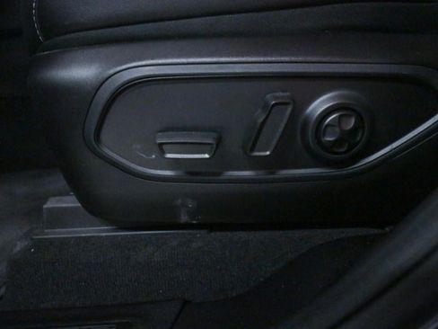 Used 2025 Jeep Grand Cherokee L Limited RWD image 15