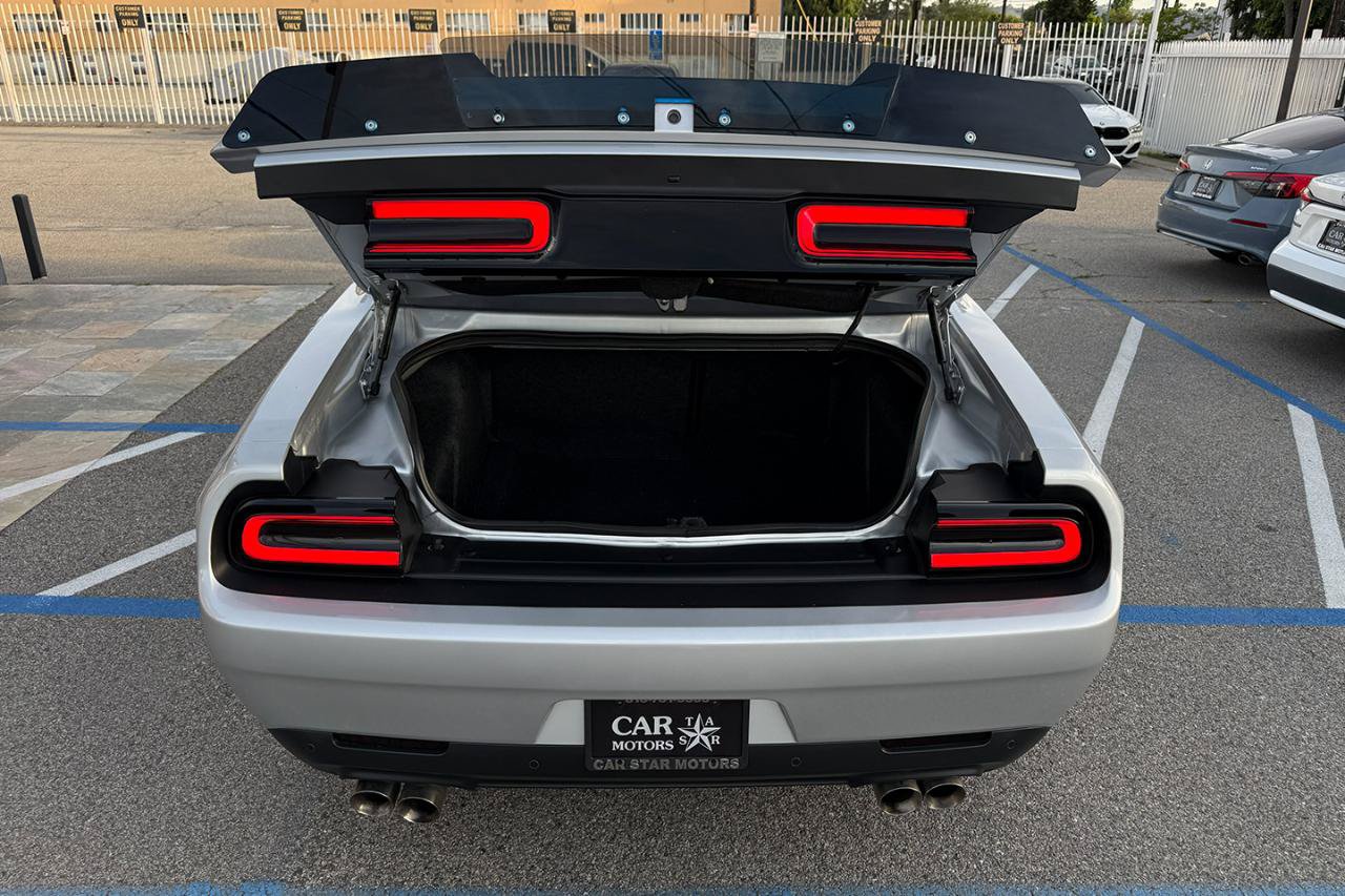 Used 2022 Dodge Challenger R/T RWD image 8