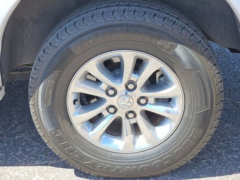 Used 2018 RAM 1500 SLT AWD/4WD image 8