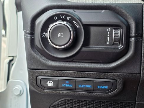 Used 2024 Jeep Wrangler Unlimited Sahara image 43