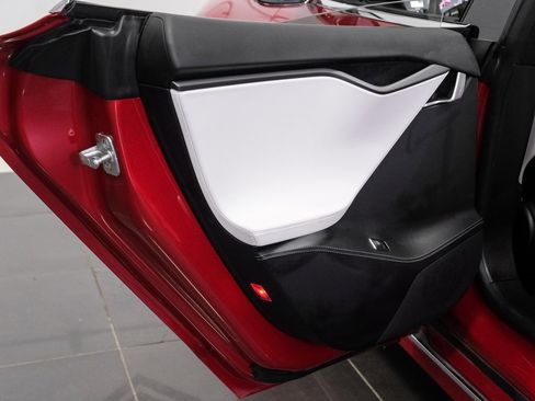Used 2018 Tesla Model S P100D image 46