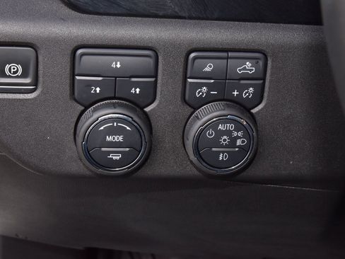 Used 2025 Chevrolet Silverado 2500 LT w/ Safety Package image 32