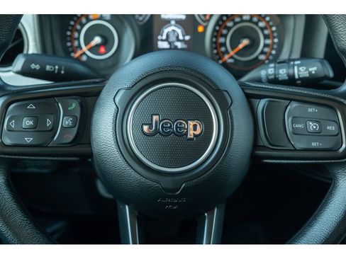Used 2025 Jeep Wrangler Unlimited Sport AWD/4WD image 14