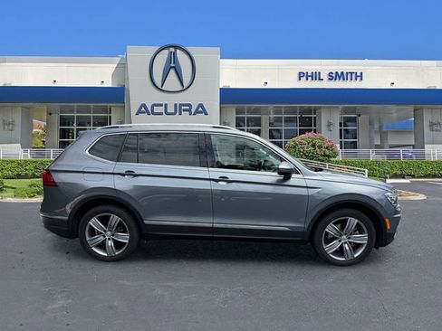 Used 2019 Volkswagen Tiguan SEL Premium w/ 3rd Row Seat Package AWD/4WD image 8