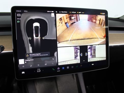 Used 2022 Tesla Model Y Long Range AWD/4WD image 22