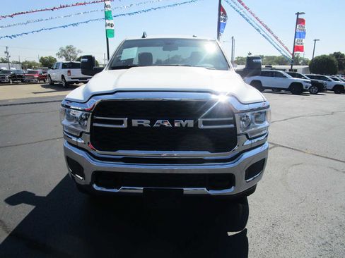 Used 2024 RAM 2500 Tradesman w/ Chrome Appearance Group image 3