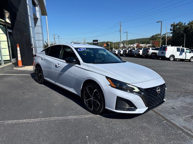 Used 2023 Nissan Altima 2.5 SR FWD image 4