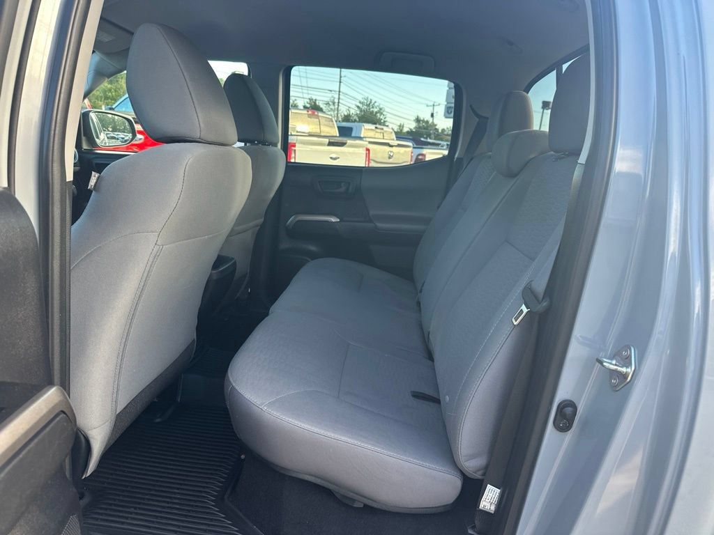 Used 2019 Toyota Tacoma SR5 AWD/4WD image 32