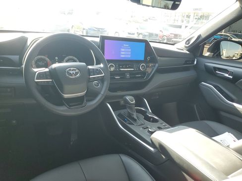 Certified 2026 Toyota Highlander XSE AWD/4WD image 10