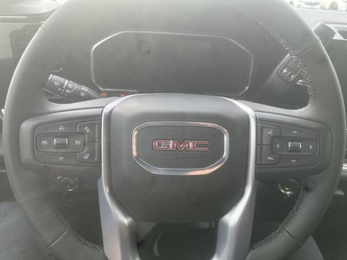 New 2026 GMC Sierra 1500 SLE image 15
