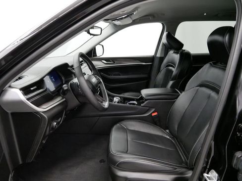 Certified 2022 Jeep Grand Cherokee L Limited image 3