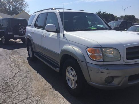 Used 2004 Toyota Sequoia SR5 RWD image 8