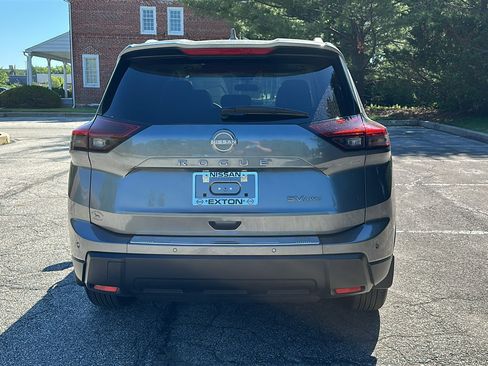 Certified 2024 Nissan Rogue SV w/ SV Premium Package AWD/4WD image 5