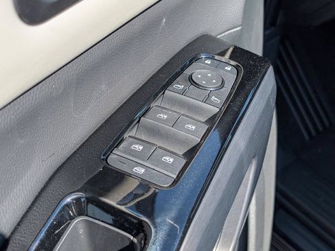 New 2026 Nissan Pathfinder SL FWD image 16