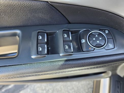 Used 2017 Ford Explorer XLT w/ Equipment Group 202A AWD/4WD image 16