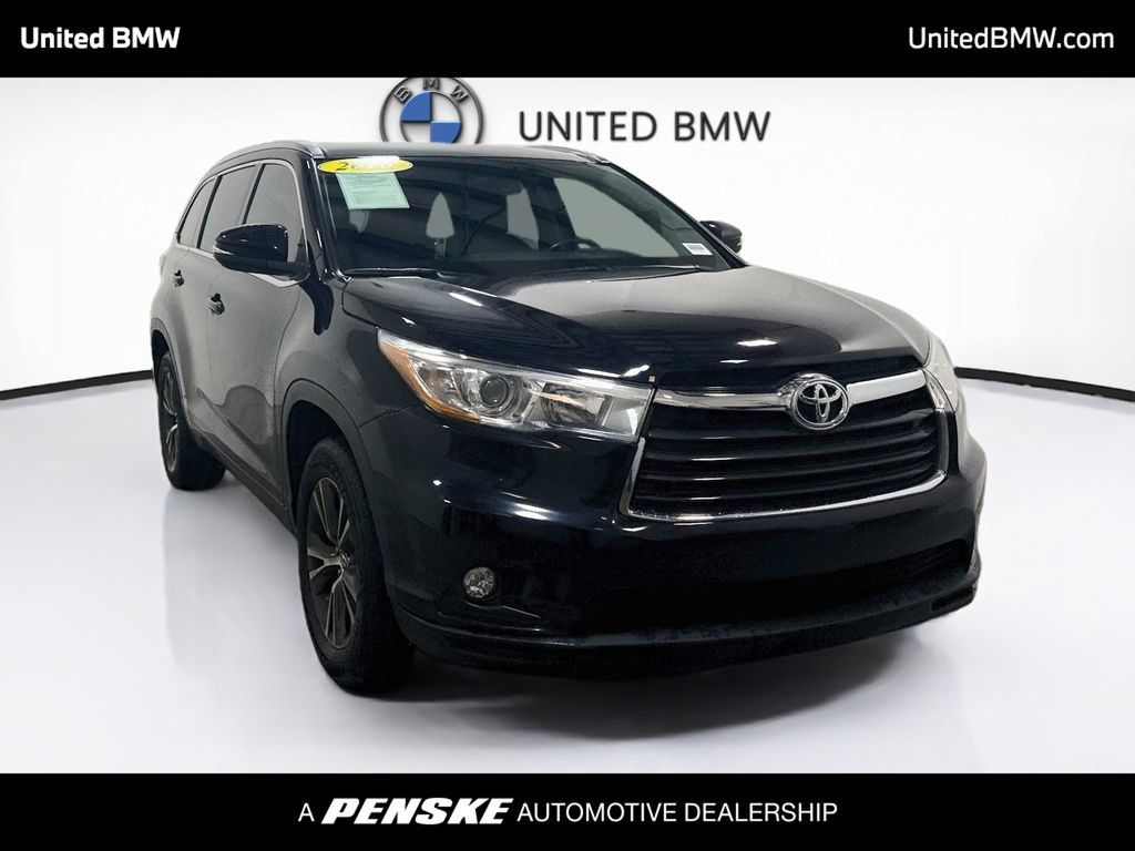 Used 2016 Toyota Highlander XLE FWD image 3