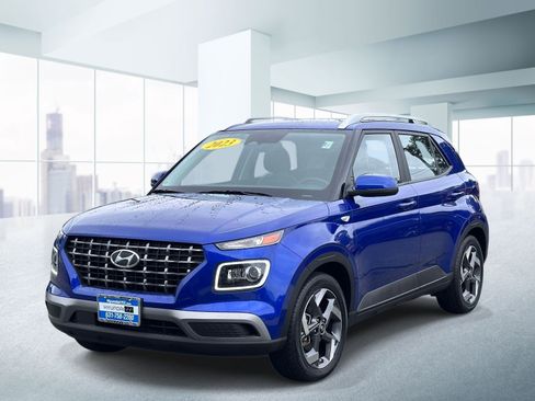 Used 2023 Hyundai Venue Limited w/ Cargo Package FWD image 1