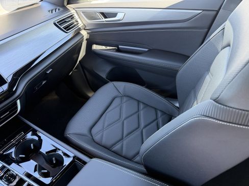 New 2026 Volkswagen Atlas Cross Sport SE image 15