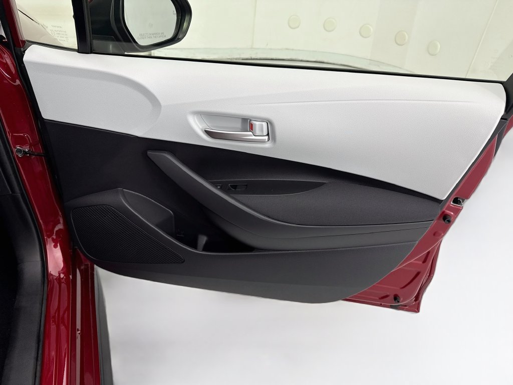Used 2026 Toyota Corolla SE w/ Carpet Mat Package (TMS) FWD image 23