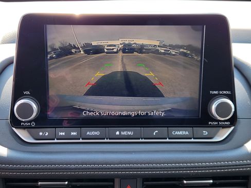 Used 2024 Nissan Rogue SV w/ SV Premium Package image 13