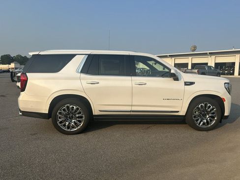 Used 2024 GMC Yukon Denali Ultimate AWD/4WD image 6