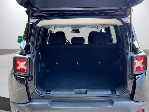 Certified 2022 Jeep Renegade Latitude AWD/4WD image 25