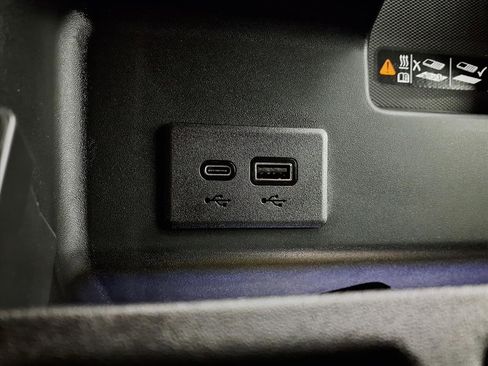 New 2026 GMC Sierra 1500 SLT image 18