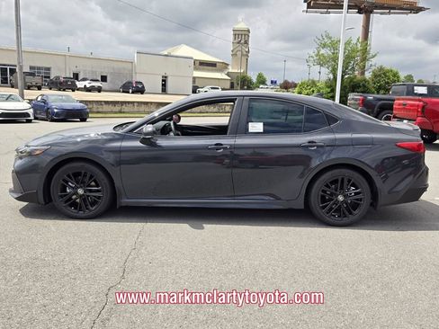 New 2026 Toyota Camry SE FWD image 2