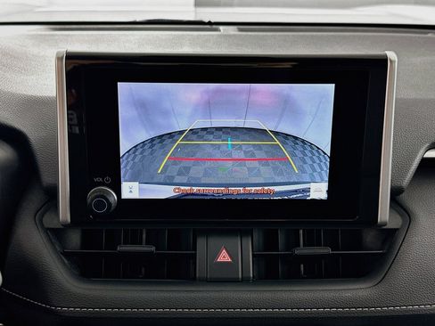 Used 2025 Toyota RAV4 XLE AWD/4WD image 23