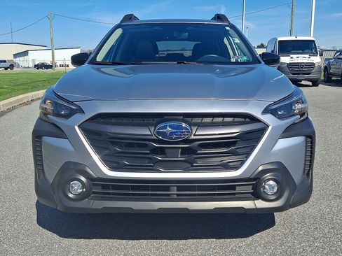 Used 2025 Subaru Outback Premium image 2