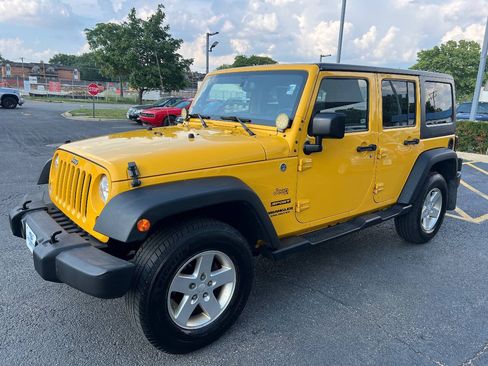 Used 2015 Jeep Wrangler Unlimited Sport w/ Power Convenience Group AWD/4WD image 6